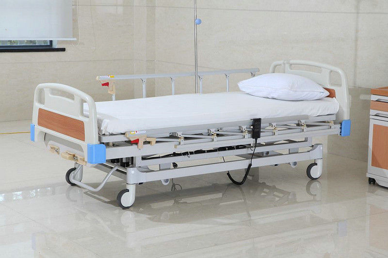 Lit d'hôpital électrique multifonctionnel automatique pour des handicapés