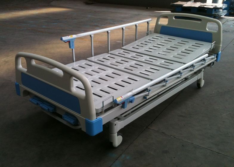 Quatre lit manuel de l'hôpital traité anti par rouille ICU de manivelles avec la fonction de CPR